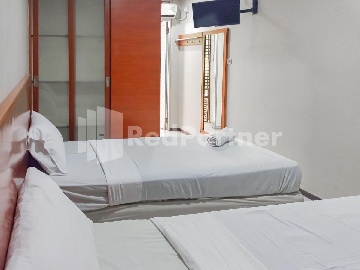 Sang Surya Guesthouse Syariah Near Rs Hasan Sadikin Mitra Reddoorz 万隆 外观 照片